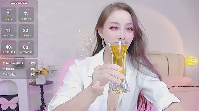 Luckmia333 - 脱光光抹油5分钟，小粉链接5分钟
