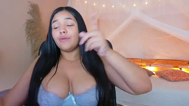 Miadancing - oils in the breasts and deep throat