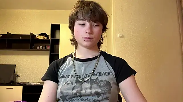 Nellyts - flash boobs