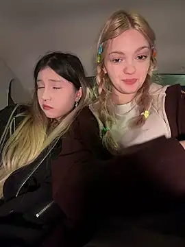 Elsawhere - elsa off top and stay in bra IN UBER 🚖