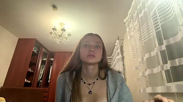 Romy_Grei - Show my bare feet close-up 🦶🔍