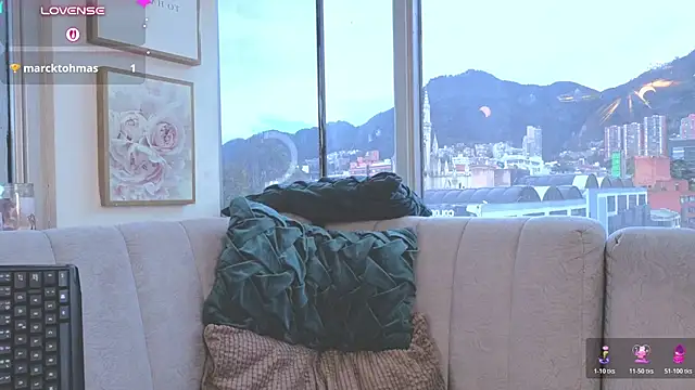Ivanna_West - Spank Ass x10 on Doggie🍑