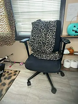 Tillymarie - Anal hook and oil on ass for 10 mins