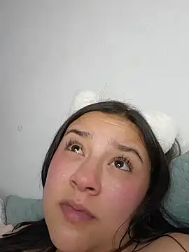 EmilyRoy77 - Dildo in my virgin pussy