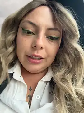 Bela-outdoor - Drooling tits + milk in public