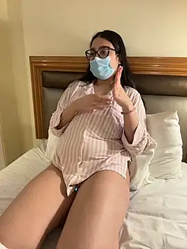 JAsMinE678 - big squirt in group show