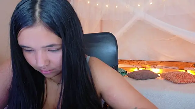 Miadancing - oils in the breasts and deep throat
