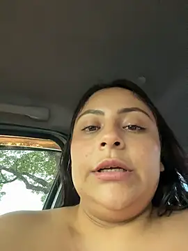 Angie_e - Fingers in my pussy in public Risky shhh
