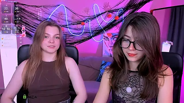 Veronica_bubble - flash boobs 2 girls