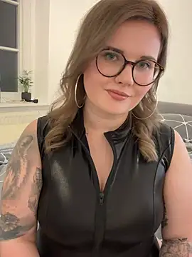 KleinstadtVanni - 🍒Squezze My Boobs in Bra