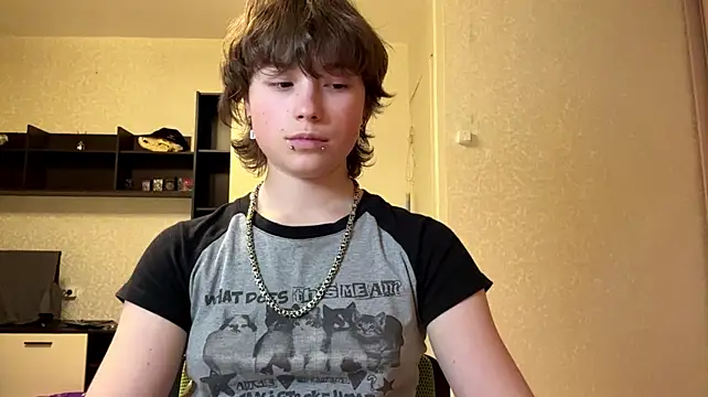 Nellyts - show boobs