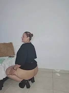 Foxylisaflores - My bare ass in your face, close-up