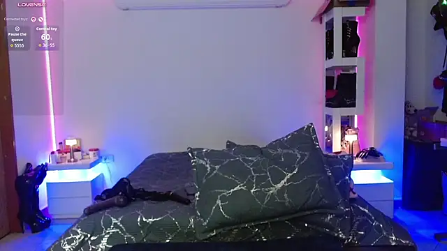 Erika_sukubo - sensual Strapon tease