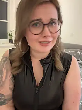 KleinstadtVanni - 🍒Squezze My Boobs in Bra