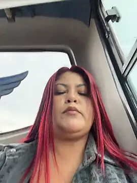 Lia-Moon77 - Tits bouncing with tweezers