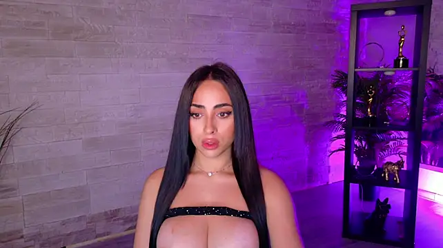 Cupcake_Izzy - Wanna play with my toy for 3 minutes 🤭