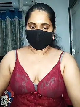 Doly_thebubbly - Boobs oil massage in public..
