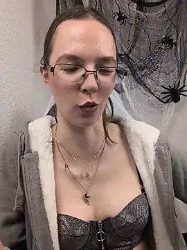 MrsCrazy18 - 🥵Show my Boobs and Massage