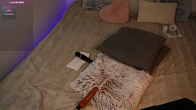 Lunaasecretss - Huge Squirt & Toy Control💦