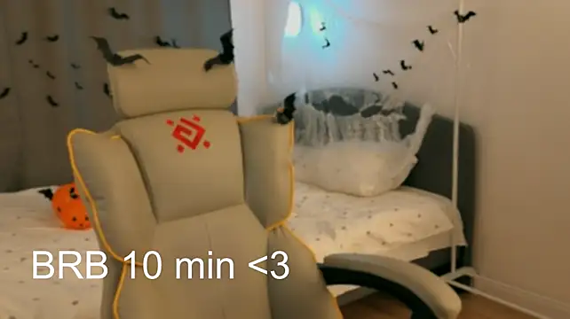 Cherrylatte - stand up and turn