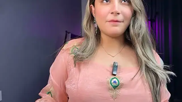 Demieliss - ''''shower some love'''''🦋 🎀