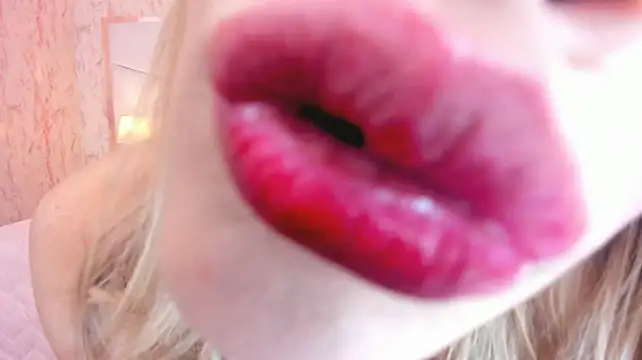 Emily_Whinfre - FINGERING PUSSY + VIBES ON CLIT 😋