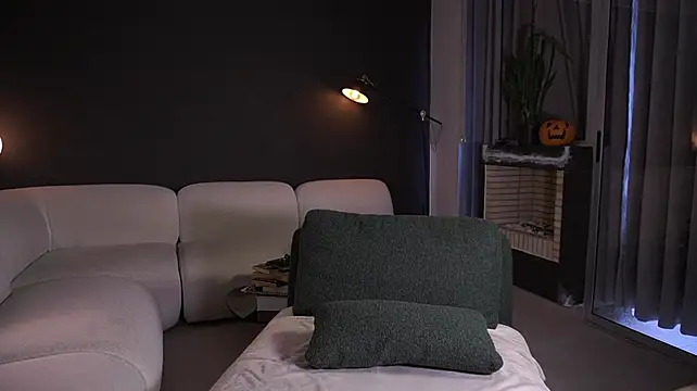 Paulacora100 - play with ice on my nipples
