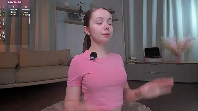 DominikaElis - Take off my top