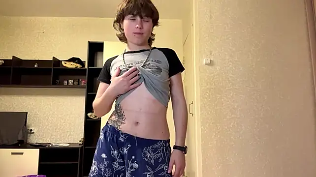 Nellyts - something secret involving a vibrator