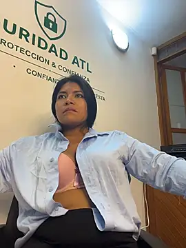Emilly__Bown_ - remove shirt in reception