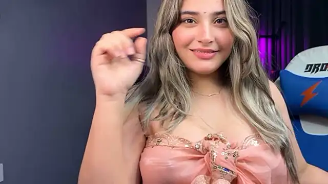 Demieliss - ''''shower some love'''''🦋 🎀