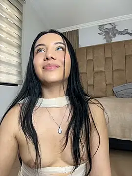 Emily_Trujillo - Welcome everyone to my room 🤩💦