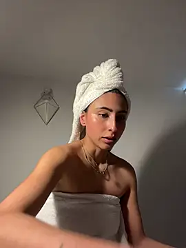 Ameellie - TOPLESSS+OIL IN BOOBS