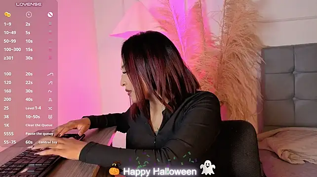 Naiah_cruzz - Lick my dick