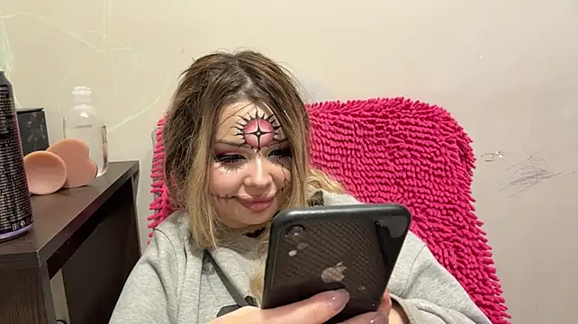 Miafruit - Flash boobs
