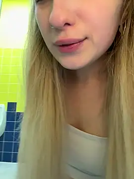 LollyPollly - FINGER PUSSY IN CABIN