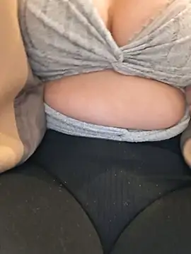 Luianna - Oil show and bounce my tits
