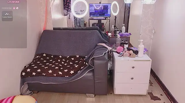 Lizha_milf - Control my Lovense toy for 30sec🍒