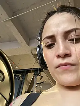 Cindy_love2 - Show pussy fingers bathorrom