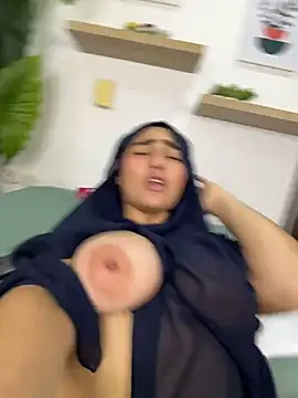 Malika_Noor - Lick fingers slowly 👅