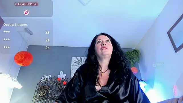 LADY_HELLEN - one finger in pussy +1m control toy 💋👈