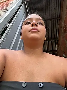 Baby_morena12 - Big squirt in my virgin pussy outdoors