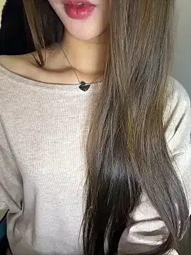 Yiyina_17 - hellooooo