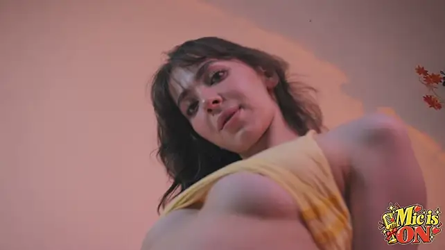 OnlyJett - underbra tease