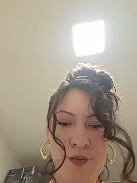 LoraBelle12 - Naked and 10 minutes my toy