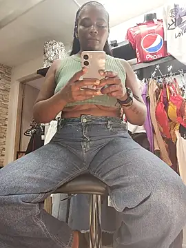 MAREIA_25 - HIDDEN CAM MAKE MY PUSSY SQUIRT ?