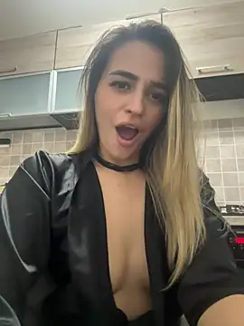 SelenaSweetie - Suck Dildo Deeper :)