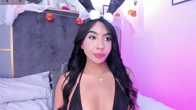 Lola_12_ - Pussy close up + rub clitoris 🥂