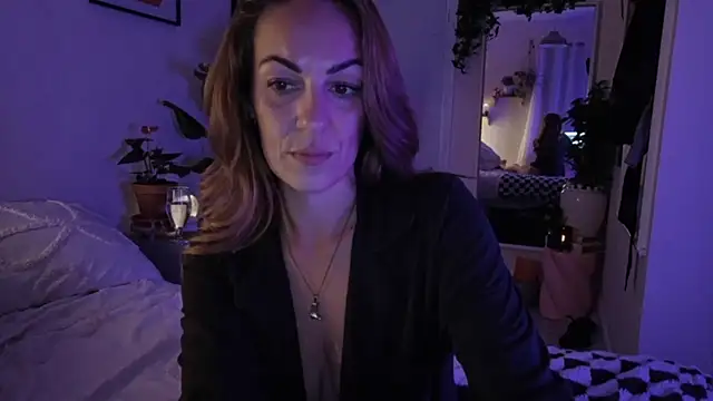 Edenfox- - LAST TIPPER GETS 4 MIN TOY CONTROL!