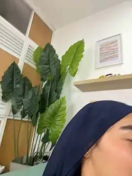 Malika_Noor - Lick fingers slowly 👅
